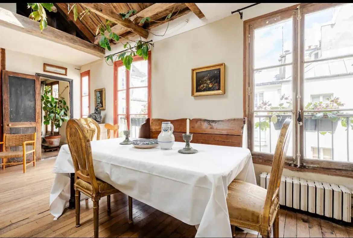 Atelier D Artiste En Plein Coeur Du Marais Apartment Paris