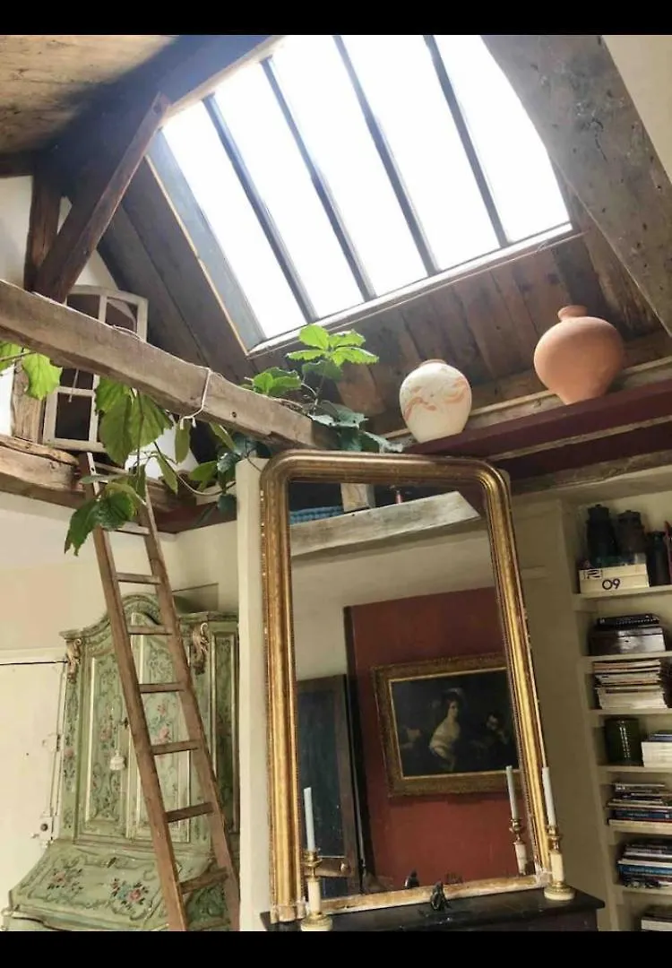 Atelier D Artiste En Plein Coeur Du Marais Apartment Paris France